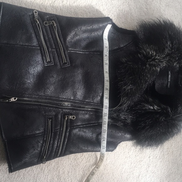 Beautiful vest❌SOLD❌ - Picture 5 of 7